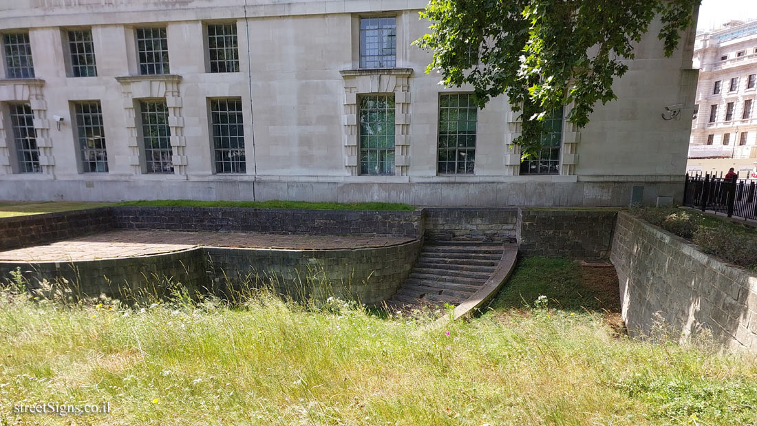 London - Queen Mary’s Steps - 1 Horse Guards Ave, London SW1A 2ES, UK