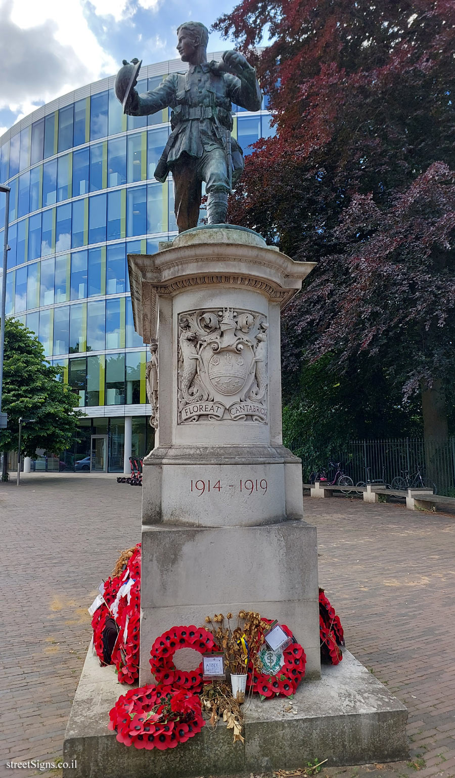 Cambridge - Monument to the soldiers in the world wars - 59 Hills Rd, Cambridge CB2 1NT, UK