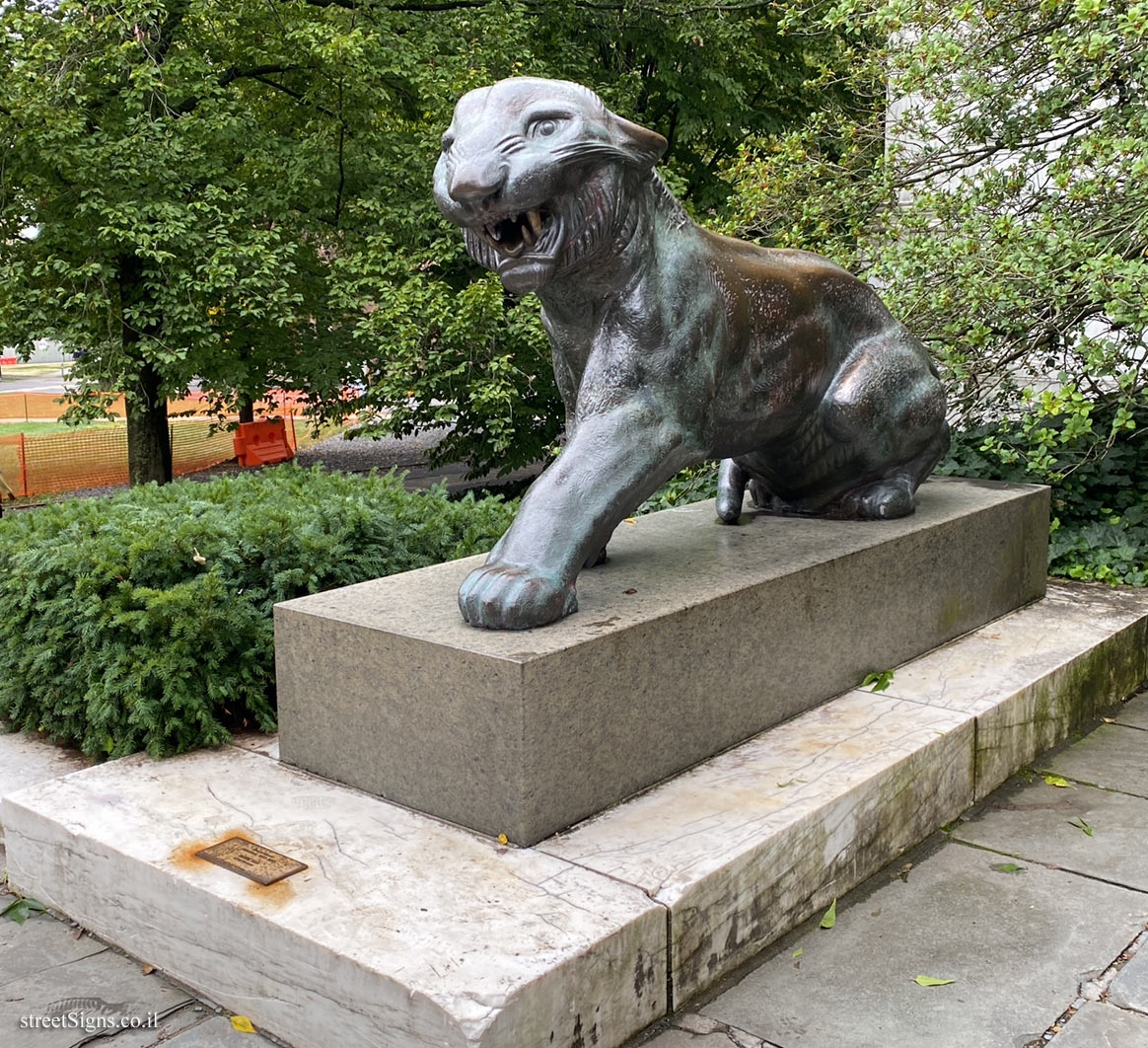 Princeton University - "Tiger" outdoor sculpture by Bruce Moore - McCosh Walk, Princeton, NJ 08542, USA