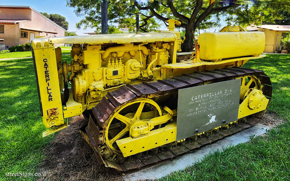 Netzer Sereni - Caterpillar tractor - Netzer Sereni, Israel