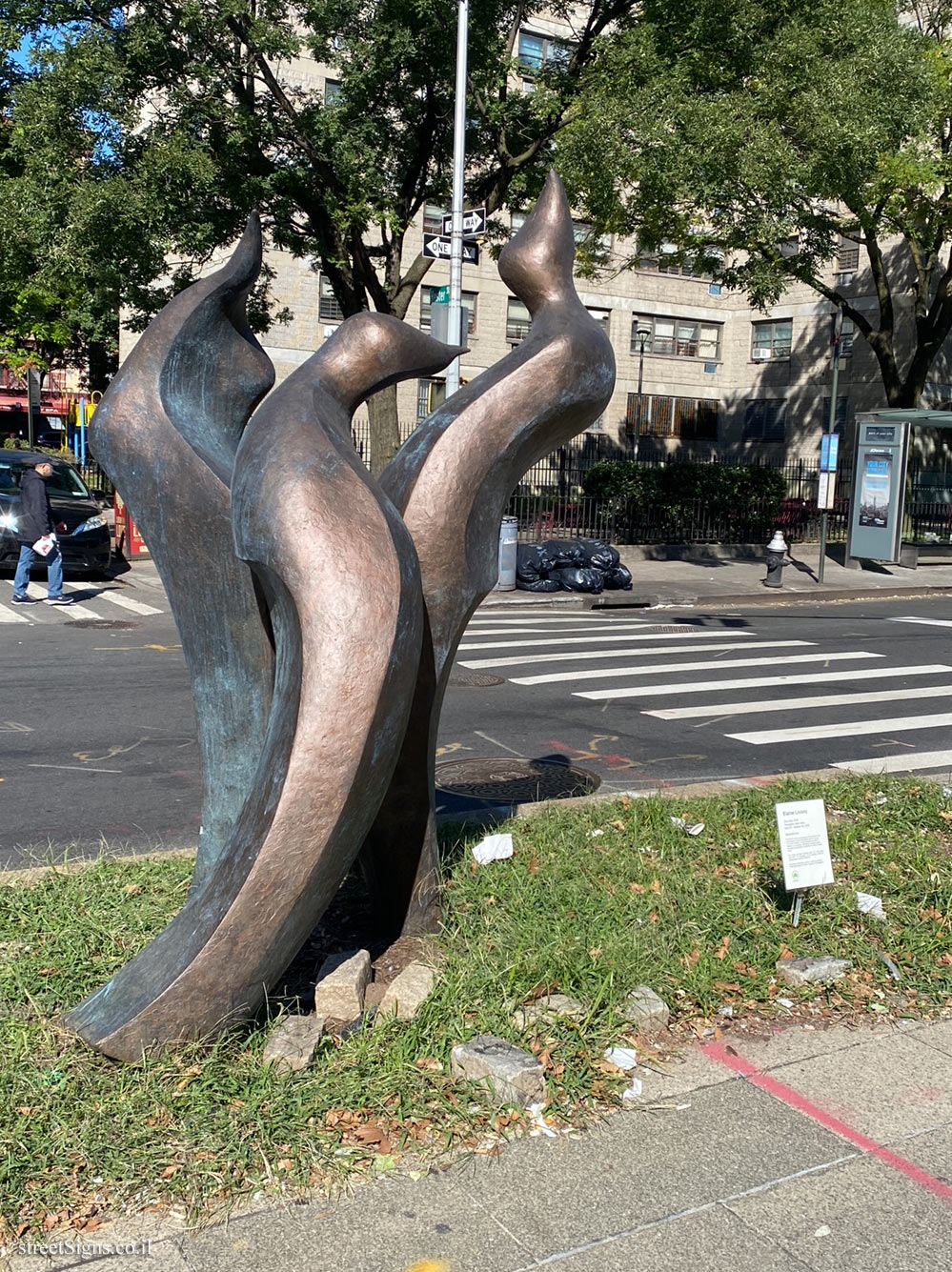 New York - "Élan Vital" outdoor sculpture by Elaine Lorenz - 12 Allen St, New York, NY 10002, USA