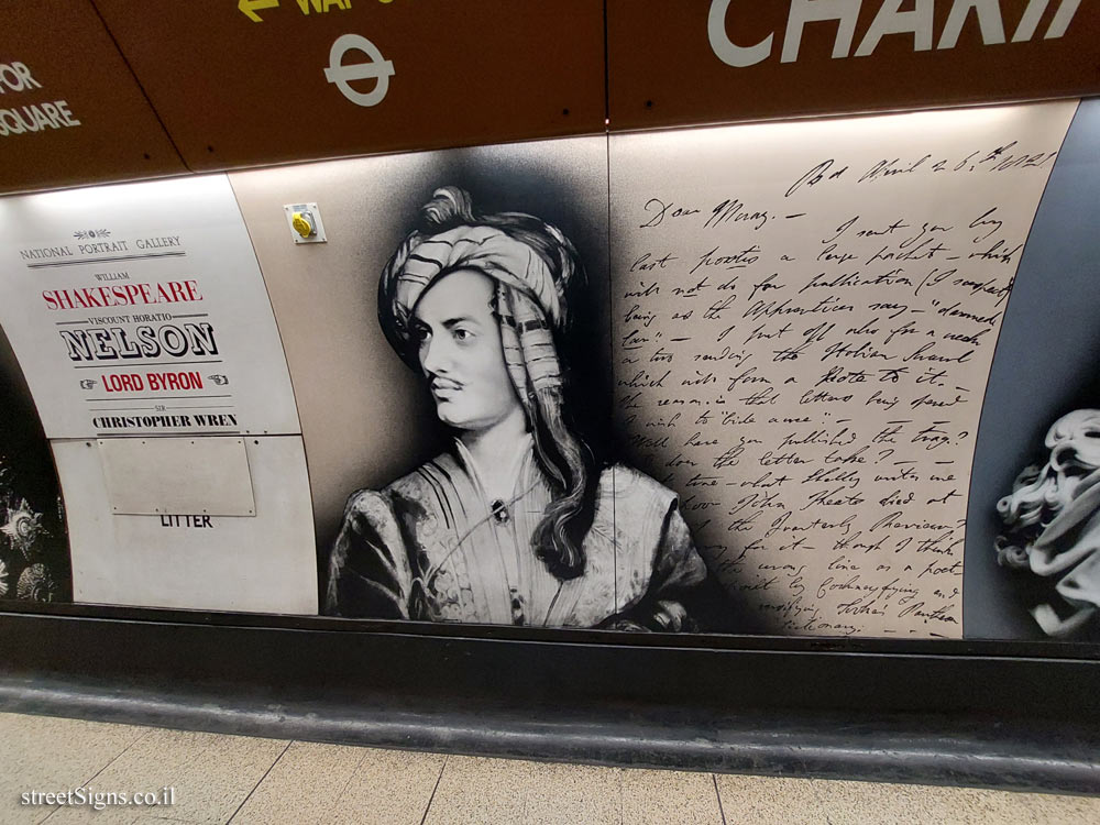 Charing Cross Subway Station - Interior of the station - Lord Byron - Trafalgar Square / Charing Cross Stn, London, UK