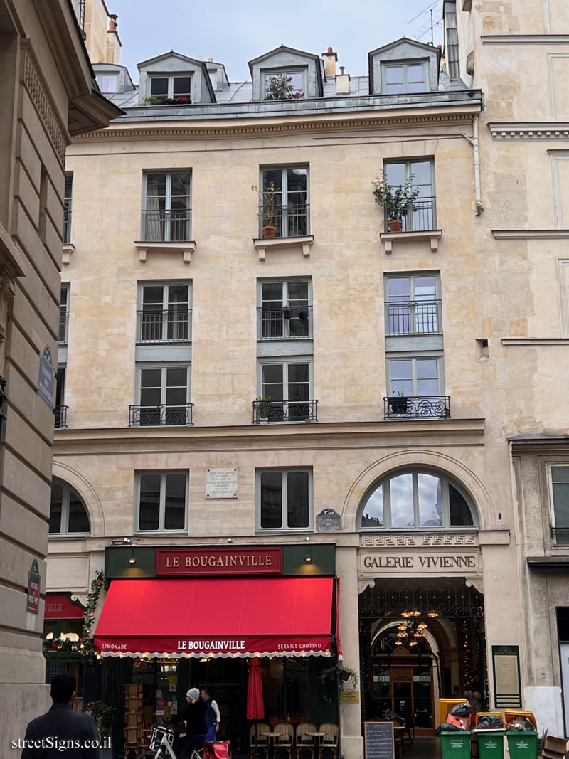 Paris - the house where the explorer Louis Antoine de Bougainville lived and died - 5 Rue de la Banque, 75002 Paris, France