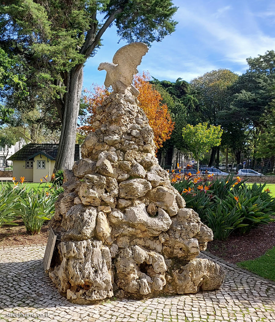 Cascais - a monument commemorating the flight of Gago Coutinho and Sacadura Cabral - R. Júlio Pereira de Mello 24, 2750-642 Cascais, Portugal