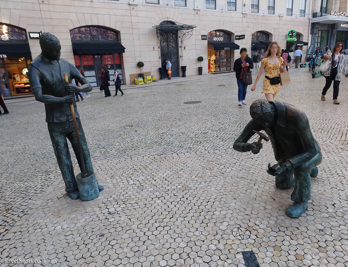 Lisbon - a commemorative statue for the pavers of the city’s sidewalks - Praça dos Restauradores 10, 1249-970 Lisboa, Portugal