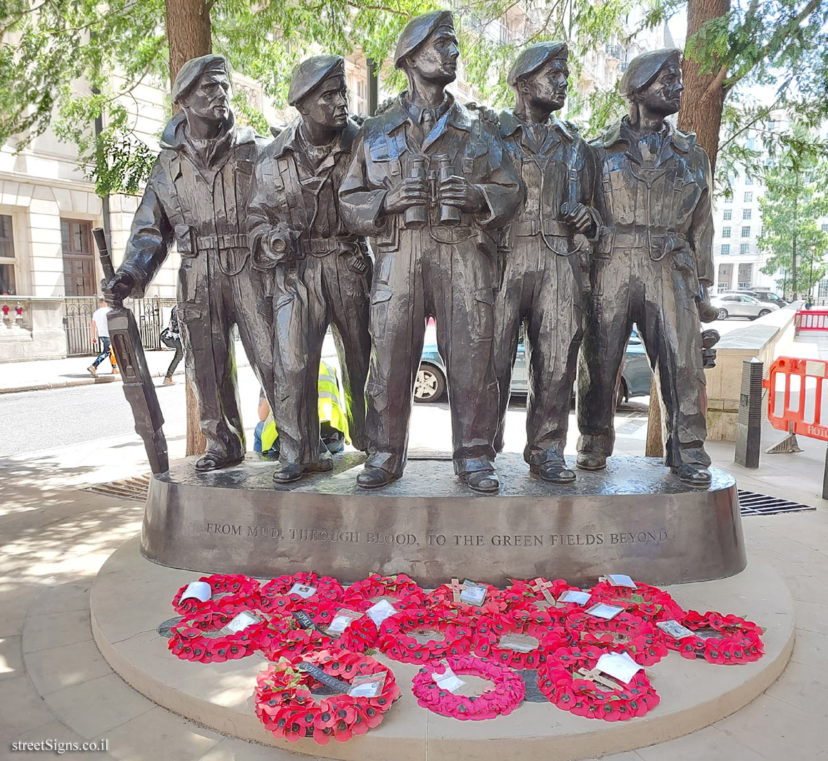 London - The Royal Tank Regiment Memorial - 1 Whitehall Pl, Westminster, London SW1A 2HE, UK