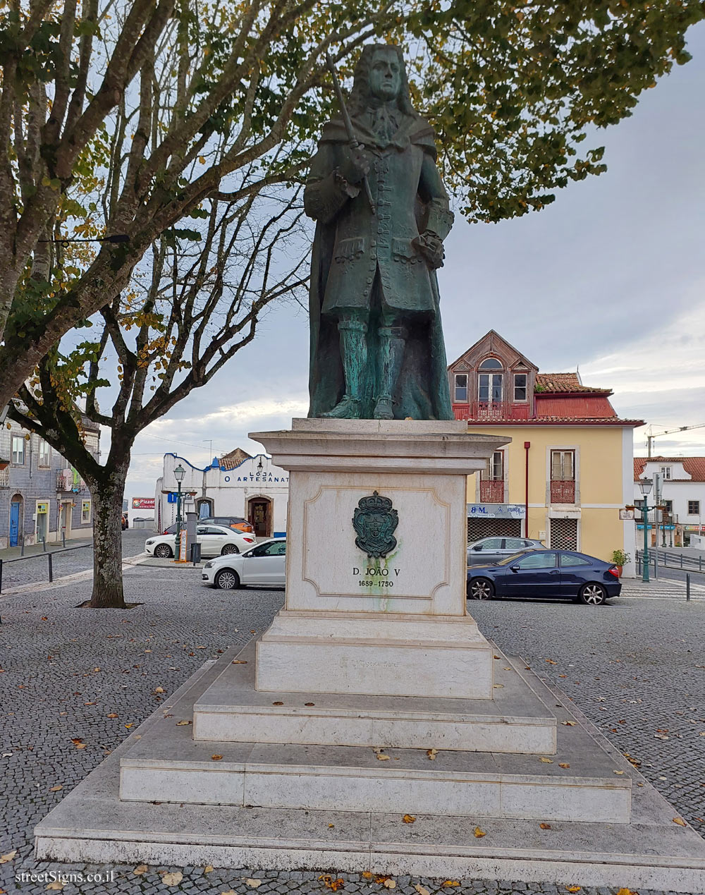Mafra - Monument to João V, King of Portugal - Praça da República, 2640-492 Mafra, Portugal