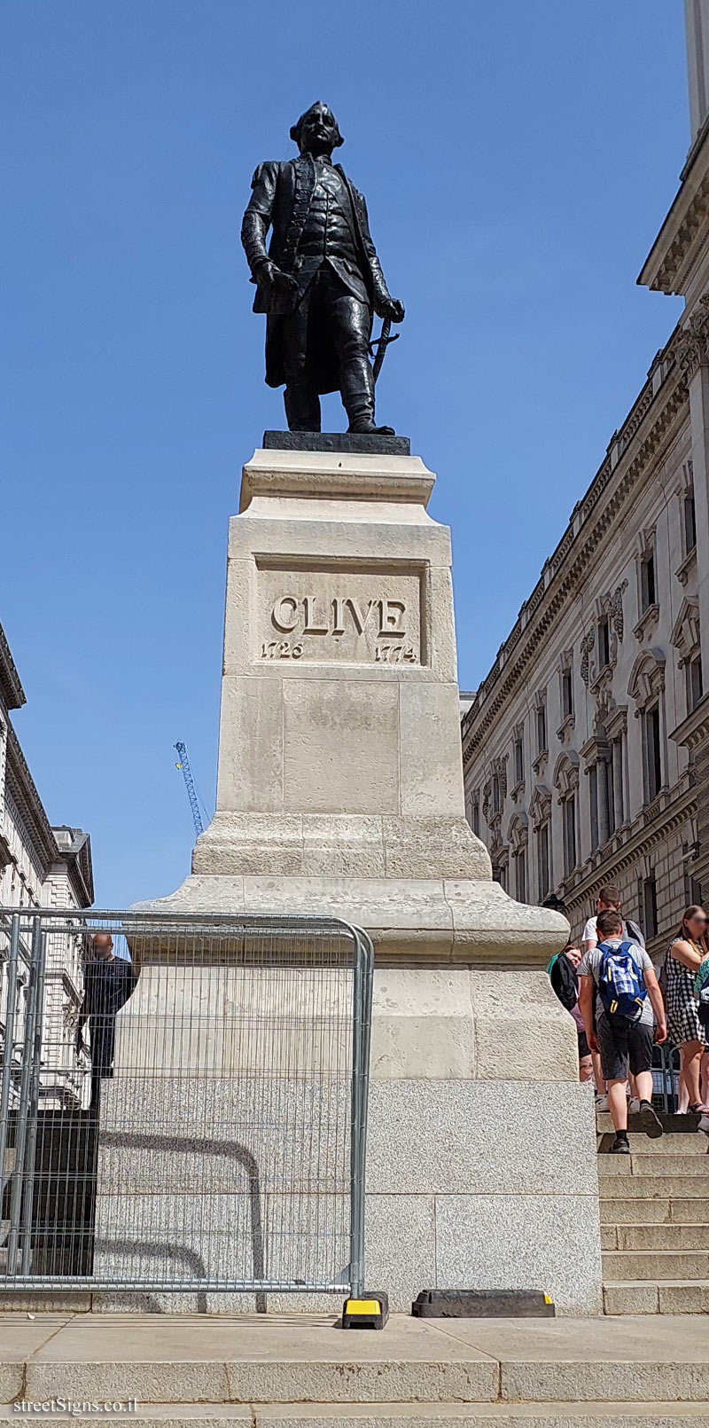 London - Statue commemorating military man Robert Clive - 1 Horse Guards Rd, London SW1A 2HQ, UK