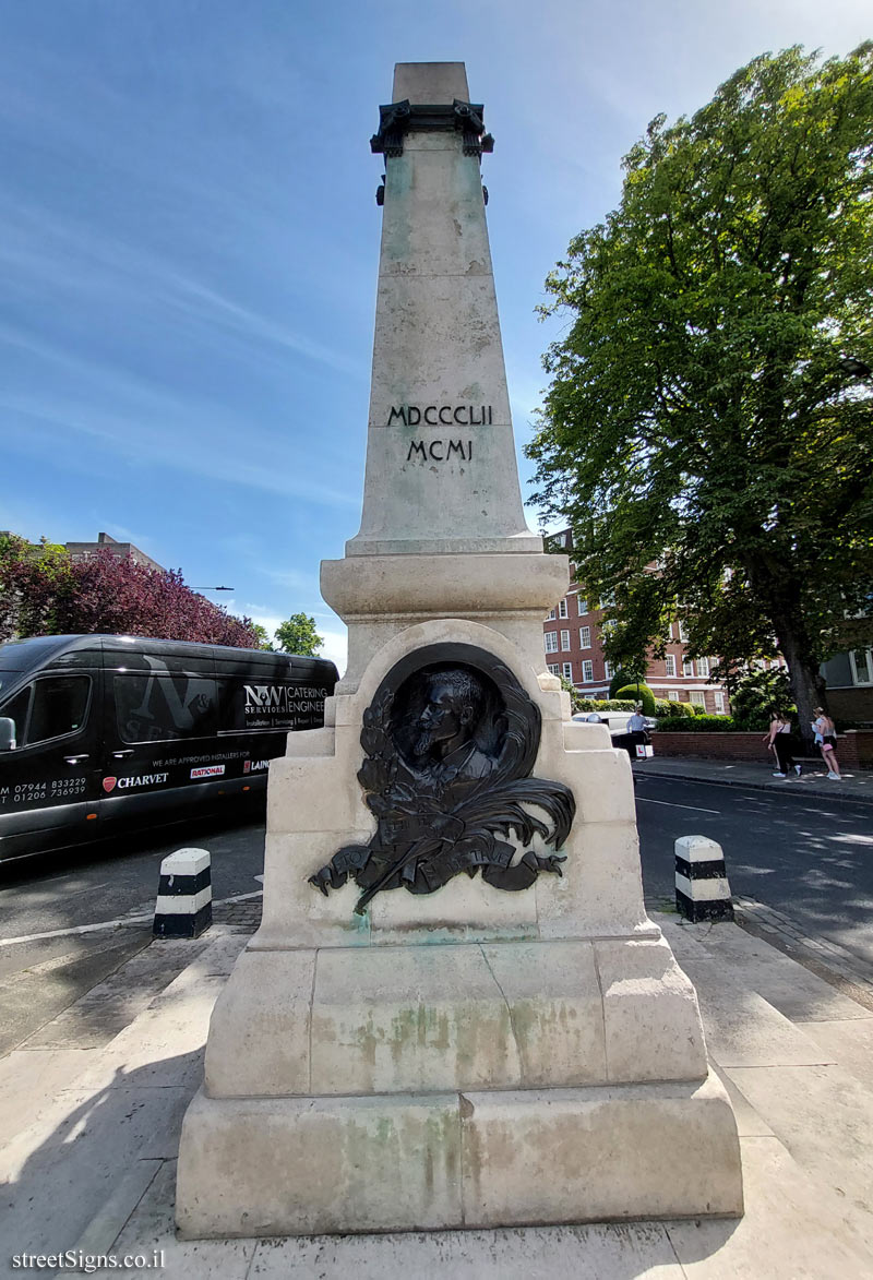 London - Monument commemorating the sculptor Edward Onslow Ford - 38 Grove End Rd, London NW8 9NE, UK