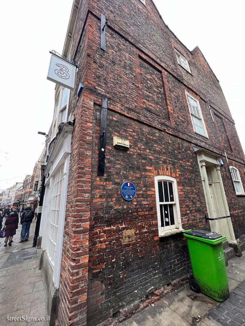 York - Commemorative plaque for the French pilot Yves Mahé - 12 Coney St, York YO1 9NA, UK