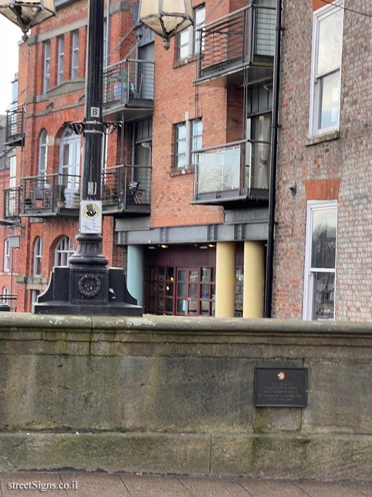 York - Commemorative plaque at the place where Margaret Clitherow was executed - 19 Bridge St, York YO1 6DA, UK