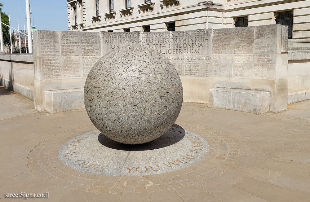 London - Memorial to those killed in the 2002 Bali bombing - 69 Horse Guards Rd, London SW1A 2AH, UK