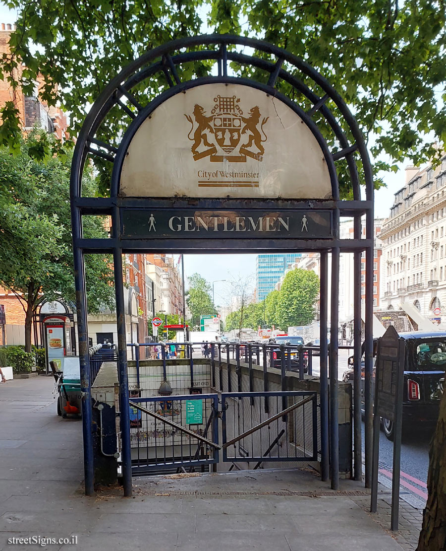 London - toilets with a classic sign - 39 Marylebone Rd, London NW1 5LS, UK