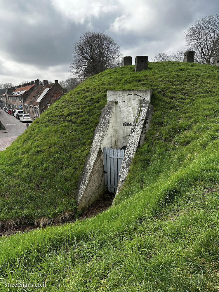 Willemstad - GELDERLAND FORT - Raadhuisstraat 5, 4797 AX Willemstad, Netherlands