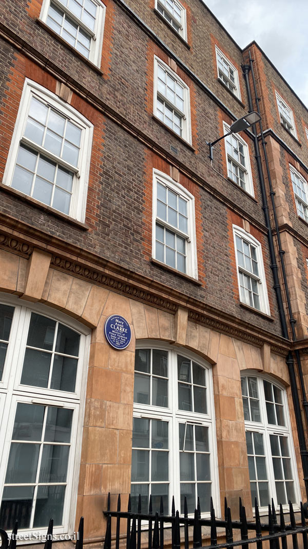 London - Commemorative plaque where Mary Anne Clarke lived - 19 Tavistock Pl, London WC1H 9RH, UK