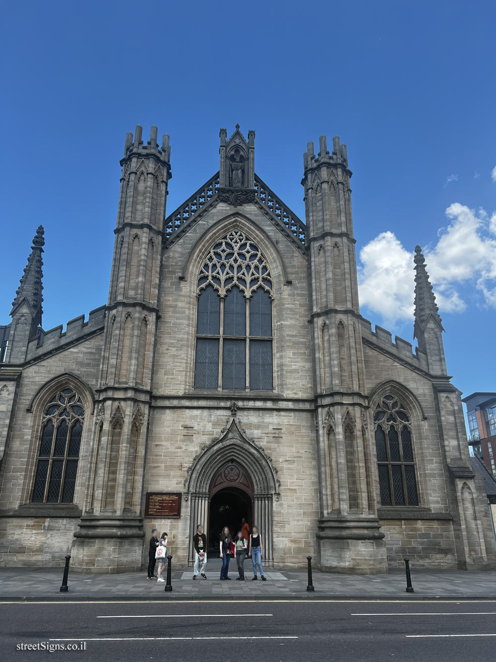 Glasgow - St Andrew’s Cathedral - 196 Clyde St, Glasgow G1 4JY, UK