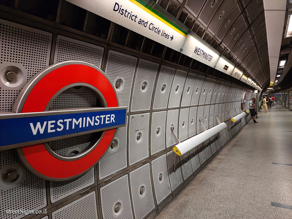 London - Westminster Subway Station - Interior of the station - Default choice - Westminster, Underground Ltd, Westminster Station, Bridge St, London SW1A 2JR, UK