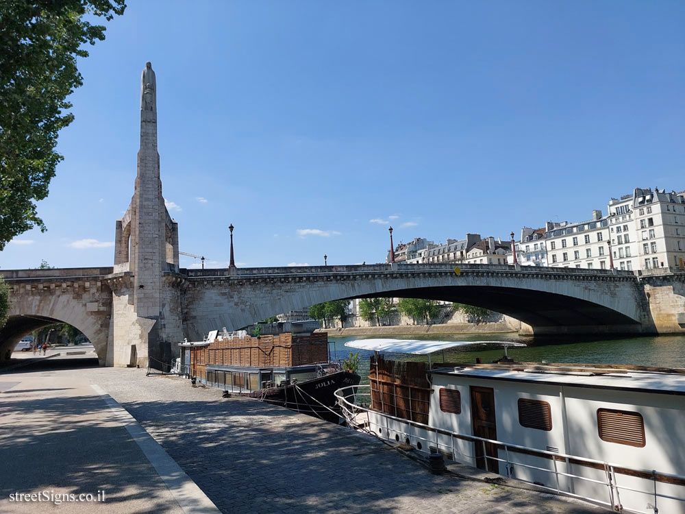 Paris - Tournelle Bridge - 6 Port de la Tournelle, 75005 Paris, France