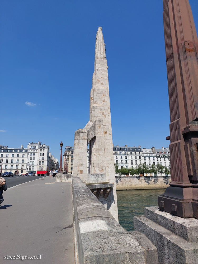 Paris - Tournelle Bridge - 6 Port de la Tournelle, 75005 Paris, France