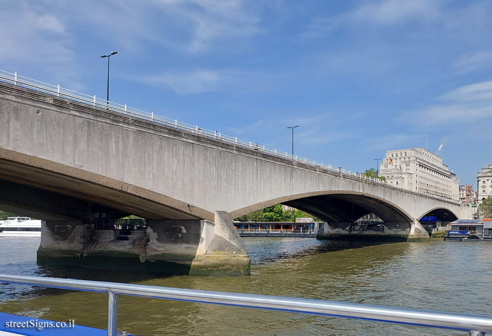 London - Waterloo Bridge