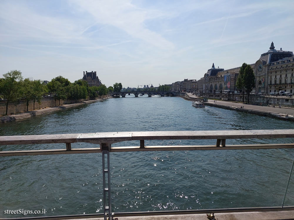 Paris - Léopold-Sédar-Senghor Bridge - Passerelle de Solferino, Rue de Solferino, 75007 Paris, France