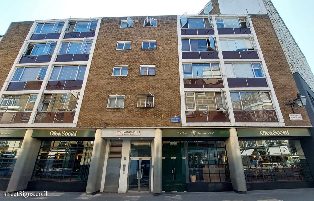 London - the house where the actor John Gielgud lived - 6 Shelton St, London WC2H 9JS, UK