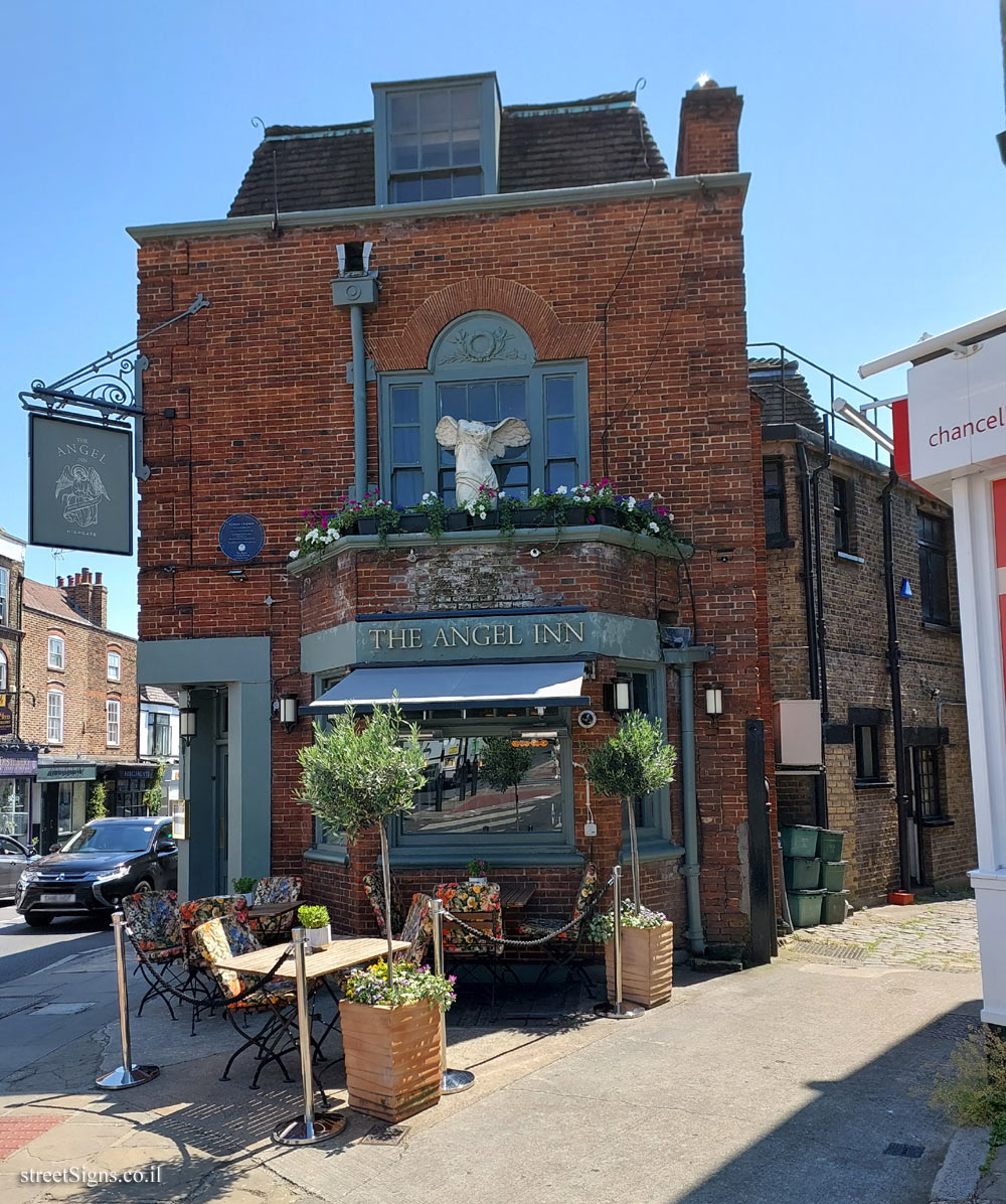 London - Plaque in a pub where Graham Chapman used to drink - 37A Highgate High St, London N6 5JT, UK