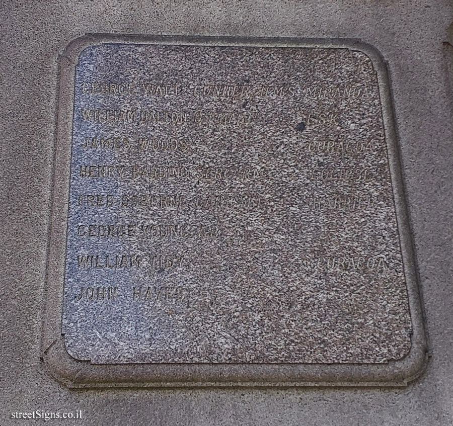 London - Greenwich - The hand of remembrance for the fallen in New Zealand - Thames Path, London SE10 9HT, UK