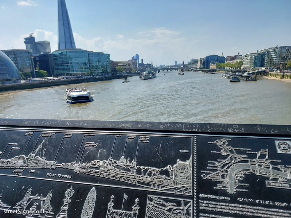 London - Jubilee Walkway - Tower Bridge - Tower Bridge, A100 EC3N 4AB, UK