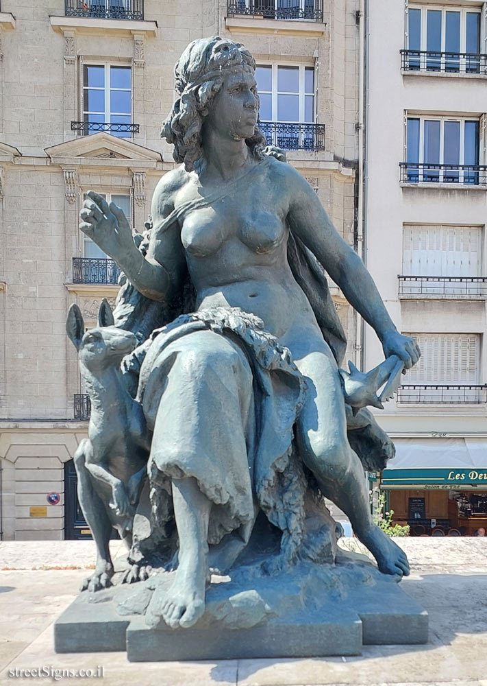 Paris - Musée d’Orsay - "Oceania" outdoor sculpture by Mathurin Moreau - 5 Rue de la Légion d’Honneur, 75007 Paris, France