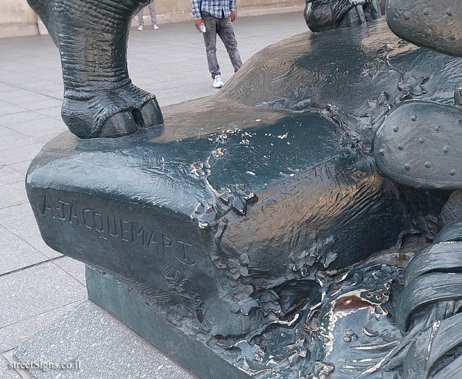 Paris - Musée d’Orsay - "Rhinoceros" outdoor sculpture by Alfred Jacquemart - Musée d’Orsay, 75007 Paris, France