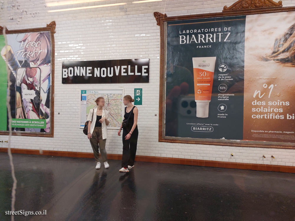 Paris - Bonne Nouvelle metro station - interior of the station - Bonne Nouvelle, 24 Bd de Bonne Nouvelle, 75010 Paris, France