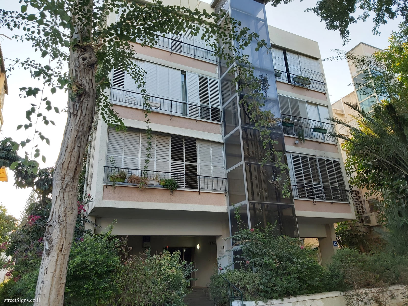 The house of Meir Margalit - Sderot Smuts 12, Tel Aviv-Yafo, Israel