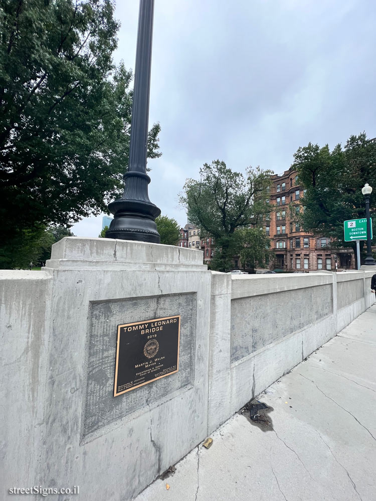 Boston - Tommy Leonard Bridge - Commonwealth Ave, Boston, MA 02115, USA