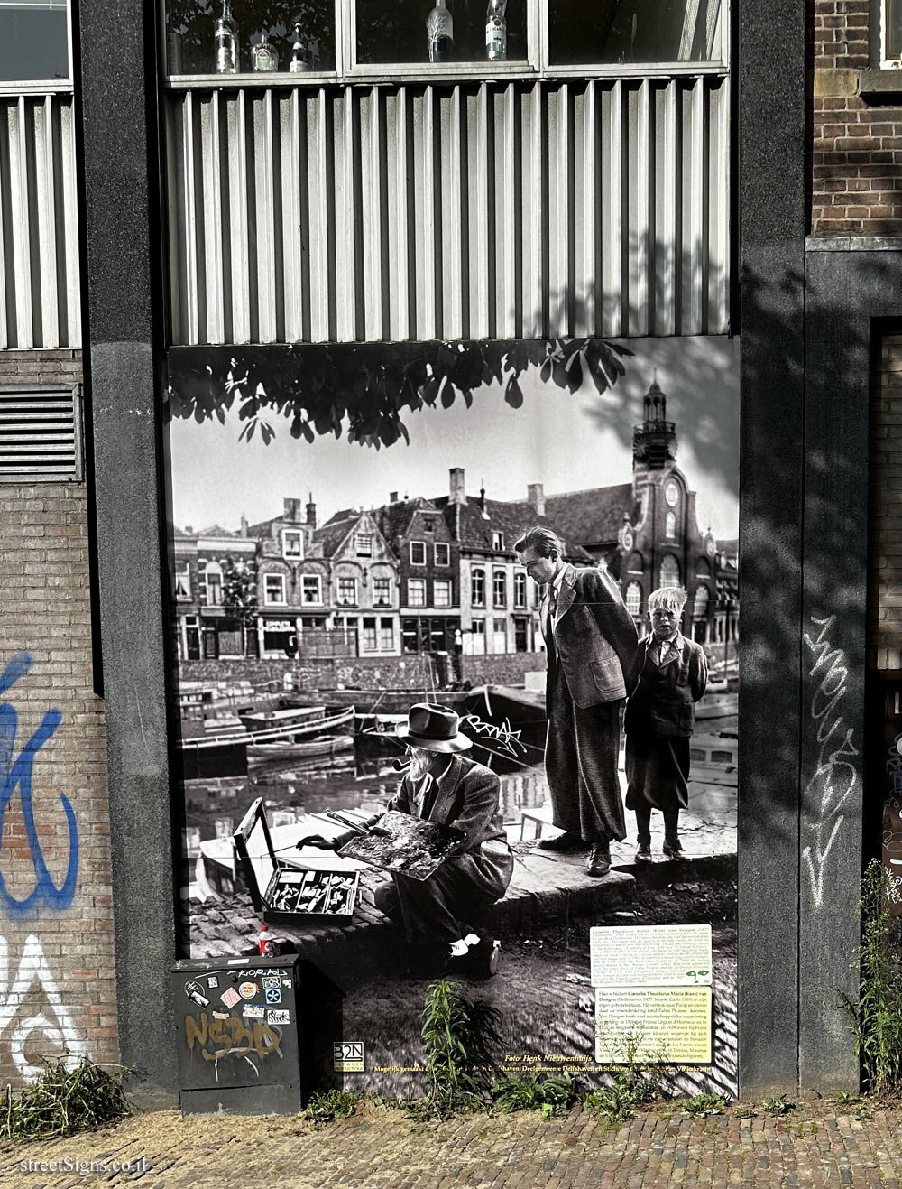 Rotterdam - Delfshaven - Picture of the painter Kees van Dongen while painting - Aelbrechtskolk 13, 3025 HA Rotterdam, Netherlands