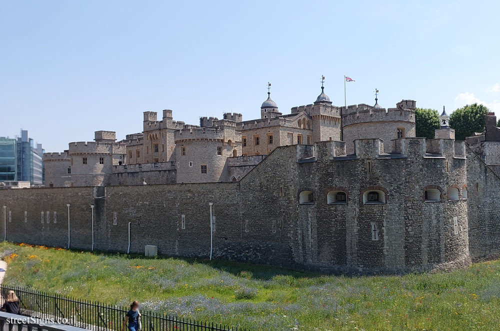 London - Tower of London - World Heritage Site - 42-30 Tower Hill, London EC3N 4AL, UK