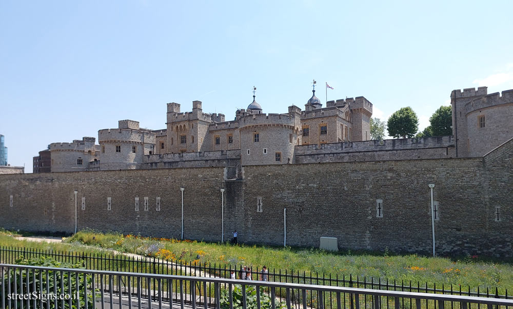 London - Tower of London - World Heritage Site - 42-30 Tower Hill, London EC3N 4AL, UK