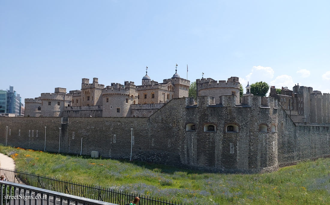 London - Tower of London - World Heritage Site - 42-30 Tower Hill, London EC3N 4AL, UK