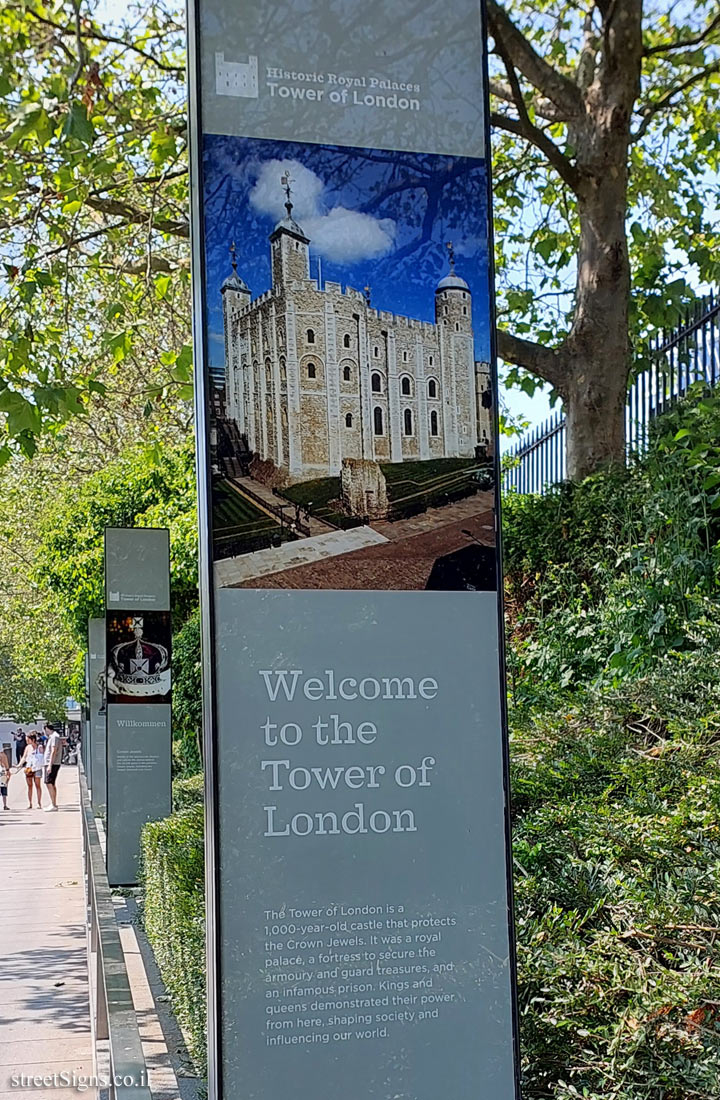 London - Tower of London - World Heritage Site - 42-30 Tower Hill, London EC3N 4AL, UK