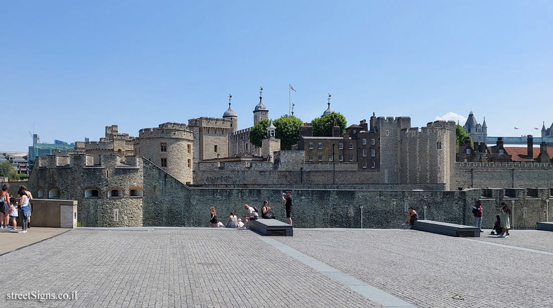 London - Tower of London - World Heritage Site - 42-30 Tower Hill, London EC3N 4AL, UK