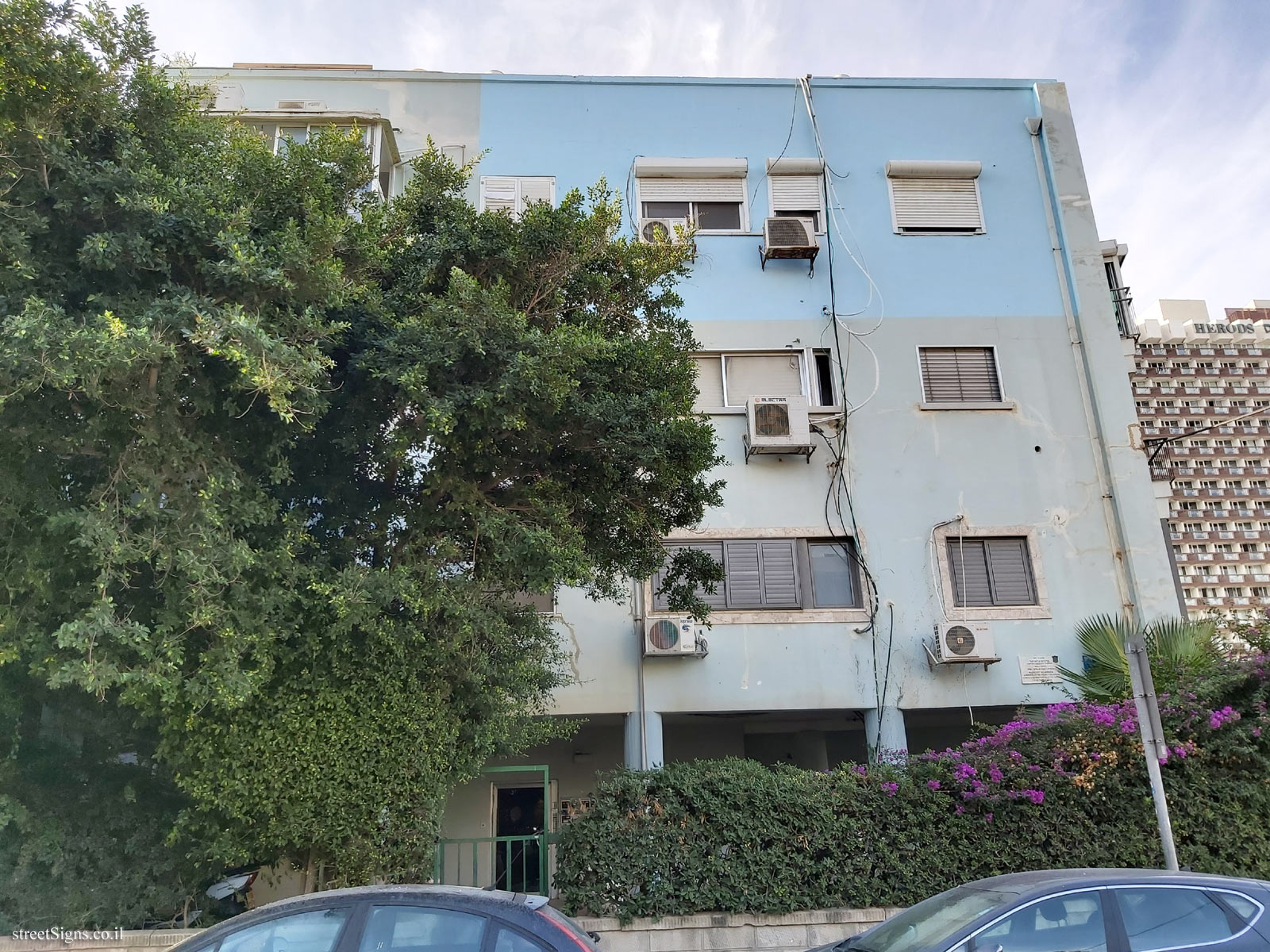The house of Margot Kalusner - Sderot Ben Gurion 2, Tel Aviv-Yafo, Israel
