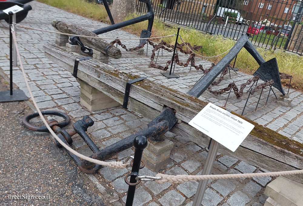 London - Greenwich - Single-fluke anchor, about 1820 - 11 Park Row, London SE10 9NG, UK