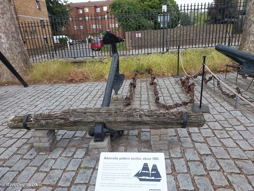 London - Greenwich - Admiralty anchor from 1805 - 11 Park Row, London SE10 9NG, UK