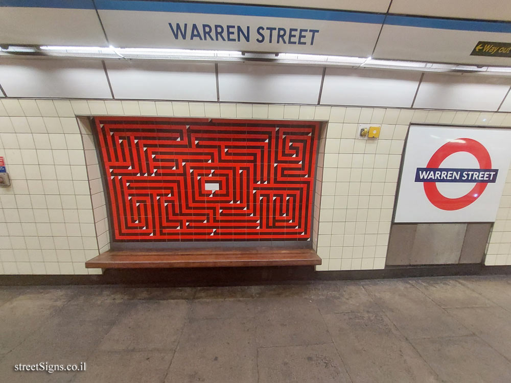 London - Warren Street Subway Station - Interior of the station - Warren Street, London NW1 3AA, UK