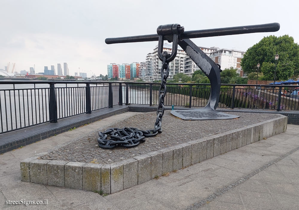 London - Greenwich - "Anchor Iron" outdoor sculpture by Wendy Taylor - 4-6 Ballast Quay, London SE10 9PD, UK