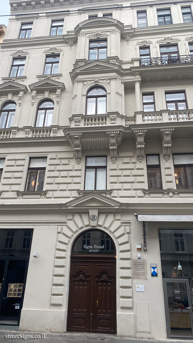 Vienna - the house where psychologist Sigmund Freud lived and worked - Berggasse 19, 1090 Wien, Austria