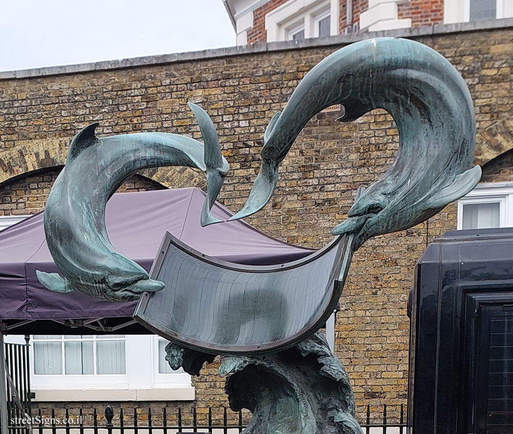 London - Greenwich - The Dolphin Sundial - Royal Obervatory, Blackheath Ave, London SE10 8XJ, UK