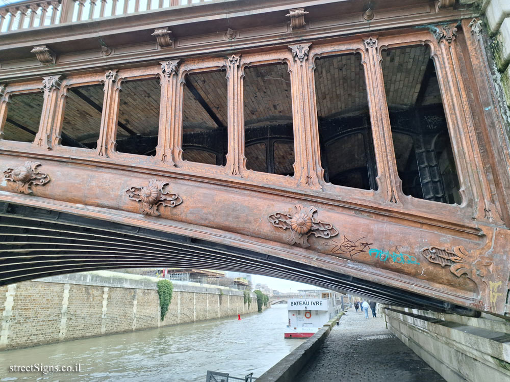 Paris -  Pont au Double - 1910 Pont au Double, 75004 Paris, France