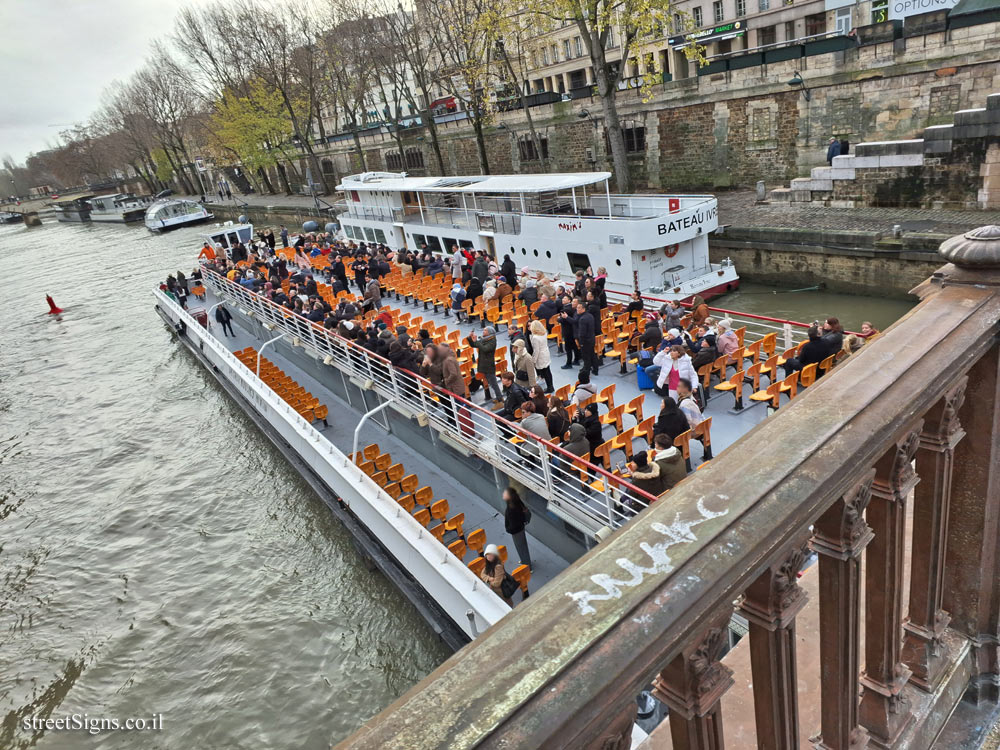 Paris - History of Paris - Omnibus Boats - 1910 Pont au Double, 75004 Paris, France