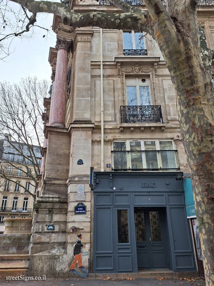 Paris - where the student Robert Gauthier fell in the battle for the liberation of Paris - 9 Pl. Saint-Michel, 75006 Paris, France